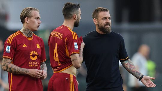 De Rossi e ex-Benfica entram em confronto no treino da Roma