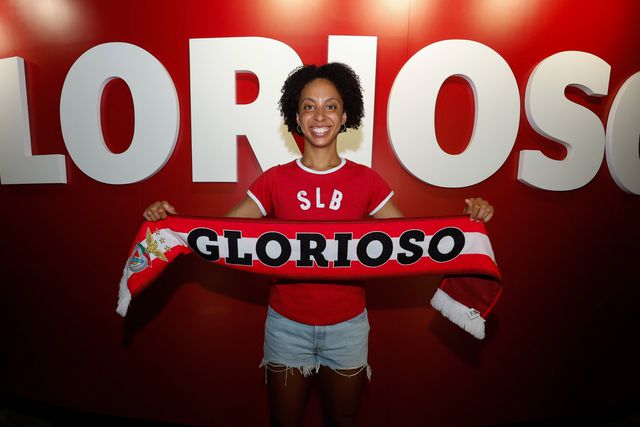 Oficial: poste norte-americana Sydney Brown reforça Benfica
