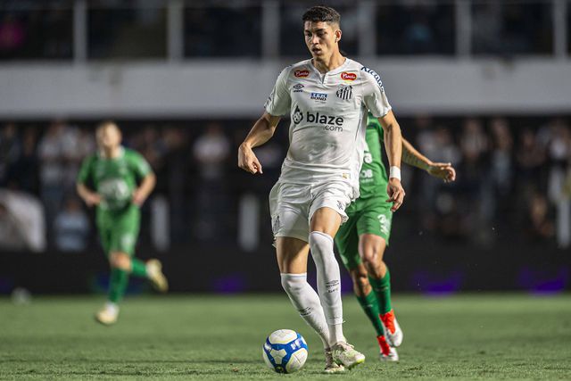 Alvo do FC Porto pede ao Santos para não ser convocado