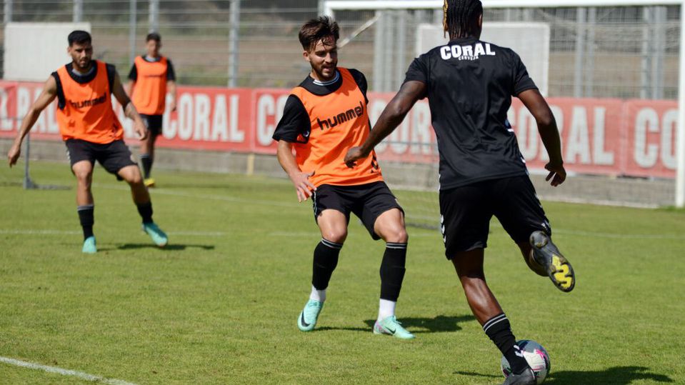 Nacional prepara jogo contra o Farense com duas baixas