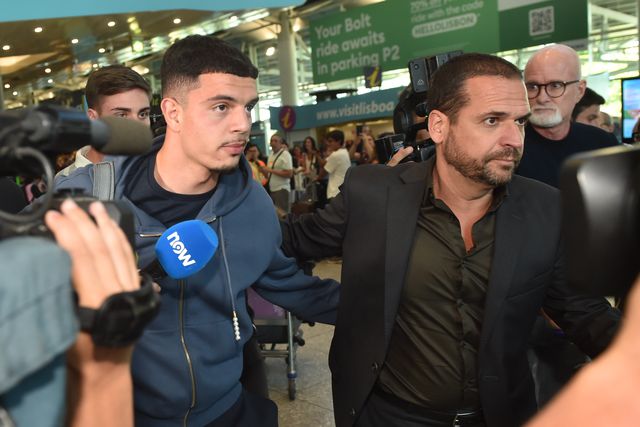 Zeki Amdouni já aterrou em Lisboa para assinar com o Benfica