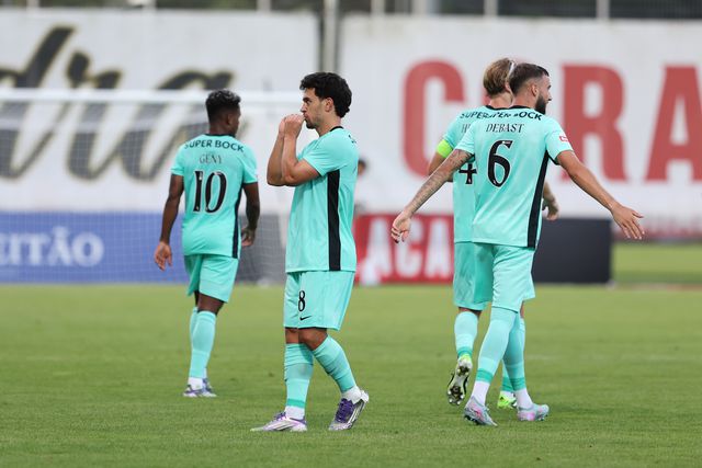 Pedro Gonçalves festeja 'hat trick' frente ao Nacional, na Madeira