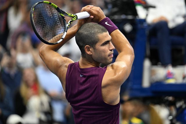 Alcaraz volta a vencer e segue para a 3.ª ronda do US Open
