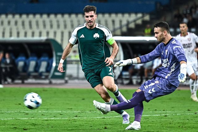 Ioannidis, ao serviço do Panathinaikos, diante do Samsunspor no play-off da Liga Europa