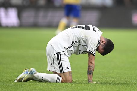 Rafa Silva frustrado com a eliminação da Europa