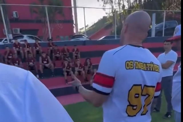 Perderam 0-8 e foram arrasados pelo líder da claque: «Frouxos e cobardes» (vídeo)