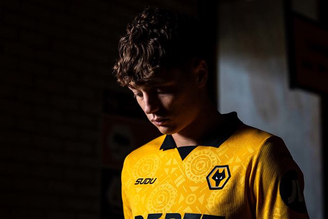 Oficial: mais um reforço para Vítor Pereira