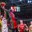 Neemias Queta no jogo com os espanhóis - foto: FIBA