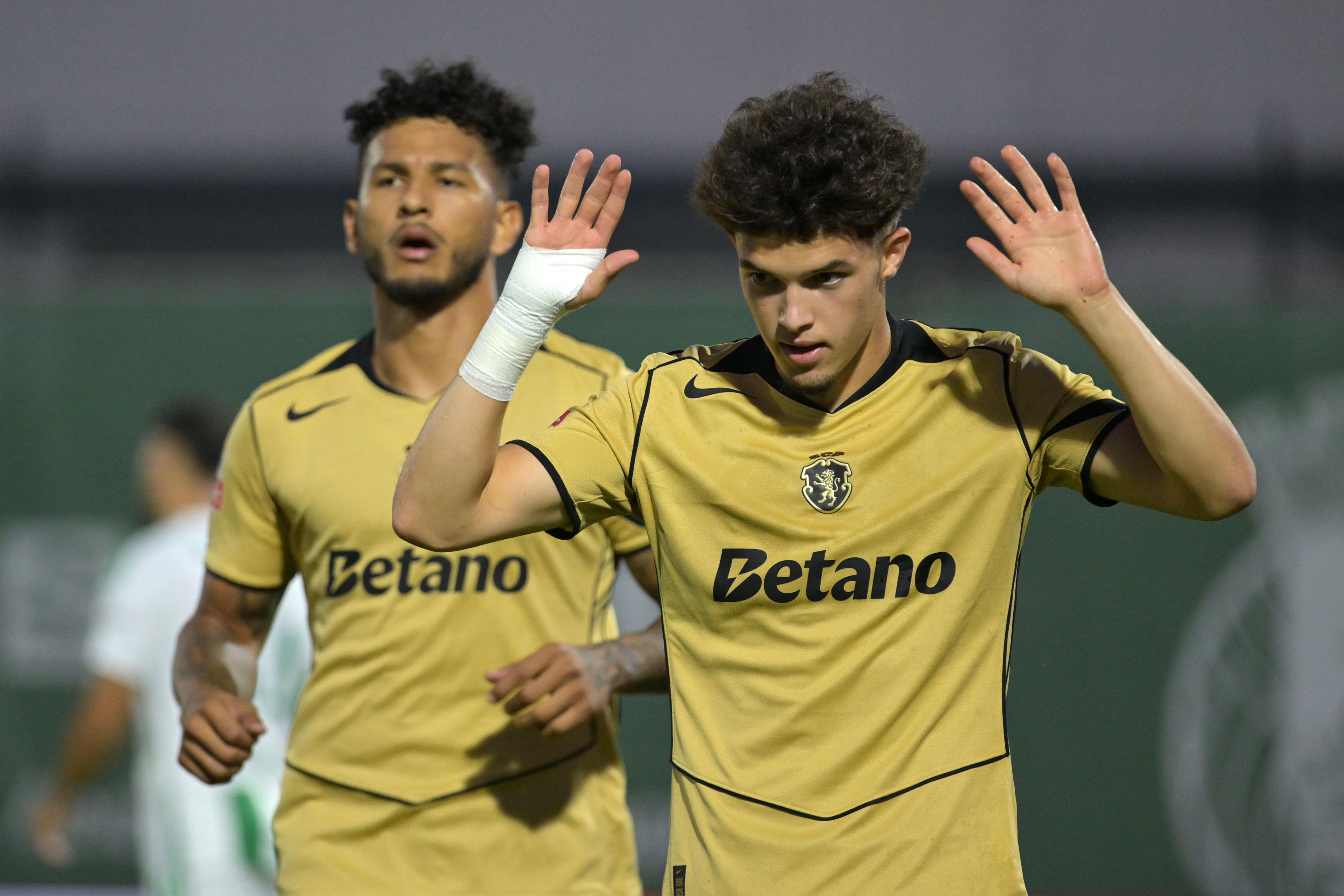 Flávio Gonçalves marcou, mas não festejou (Rio Ave-Sporting)