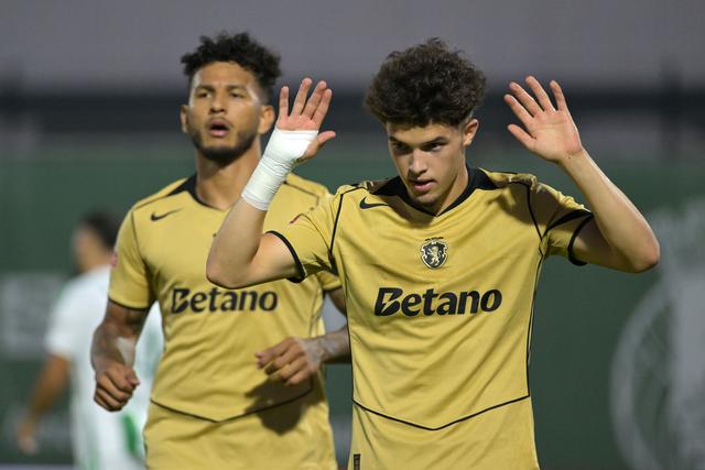 Flávio Gonçalves marcou, mas não festejou (Rio Ave-Sporting)