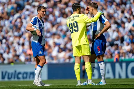 Kiwior, Diogo Costa e Bednarek são os pilares da defesa portista - Foto: FC PORTO