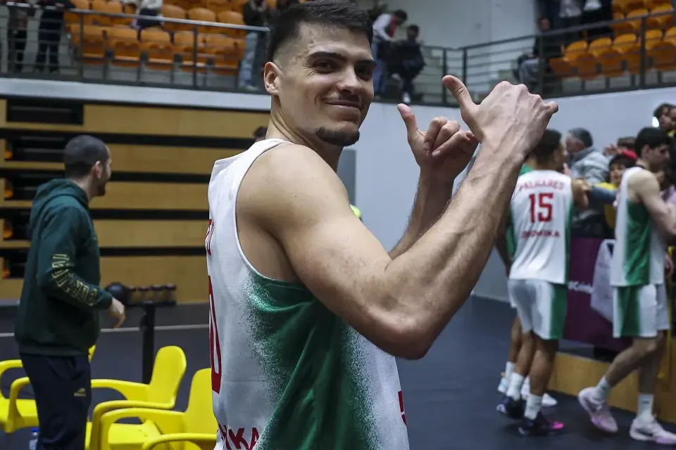 O extremo Diogo Brito é elemento habitual no cinco incial escolhido por Mário Gomes        Fotografia FPB