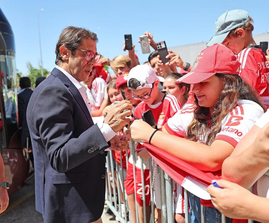 Rui Costa também acedeu aos pedidos dos adeptos Foto: SL Benfica