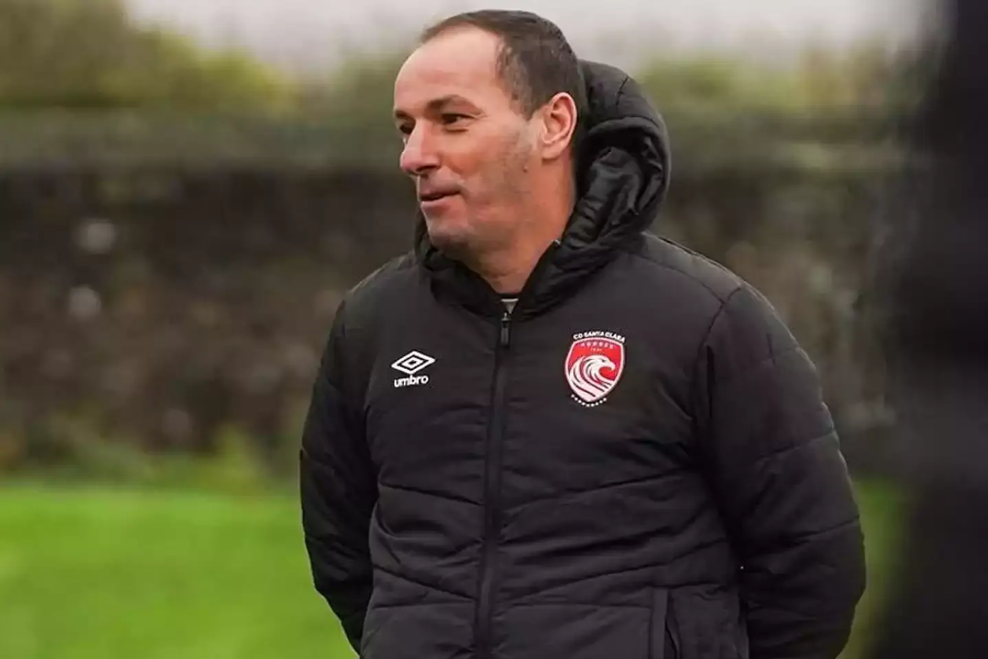 Petit não se ilude com a falta de vitórias do Alverca e aponta a um embate complicado para o Santa Clara — Foto: Santa Clara