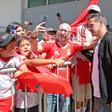 Marco Silva também acedeu aos pedidos dos adeptos - Foto: SL Benfica