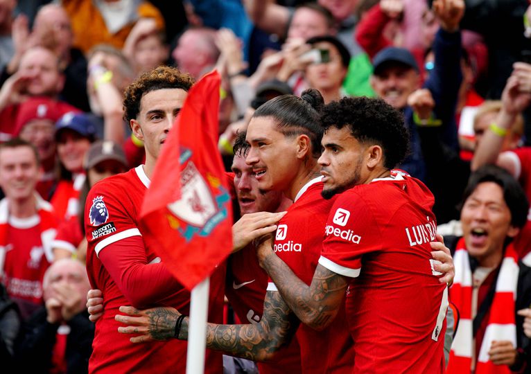 Donos do Liverpool vendem parte do clube por 190 milhões de euros
