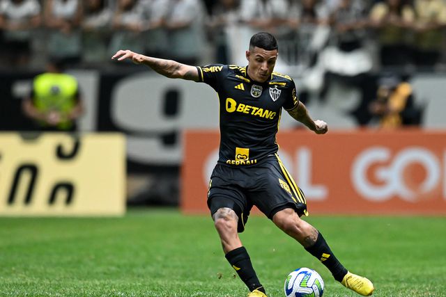 Fernando Diniz convoca Arana para o lugar de Caio Henrique