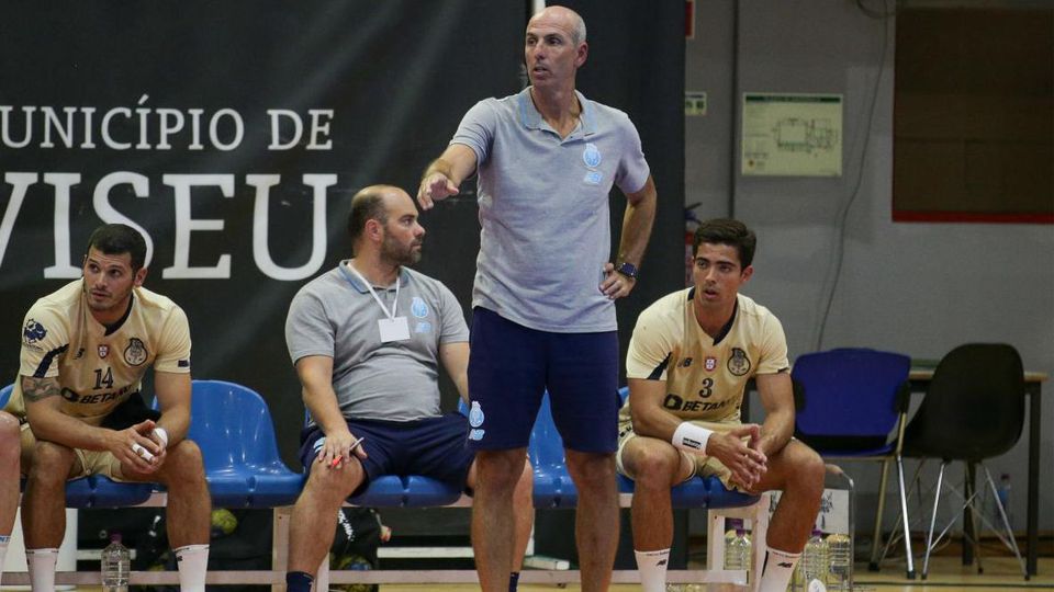 Surpresa no andebol: FC Porto empata em casa do Águas Santas