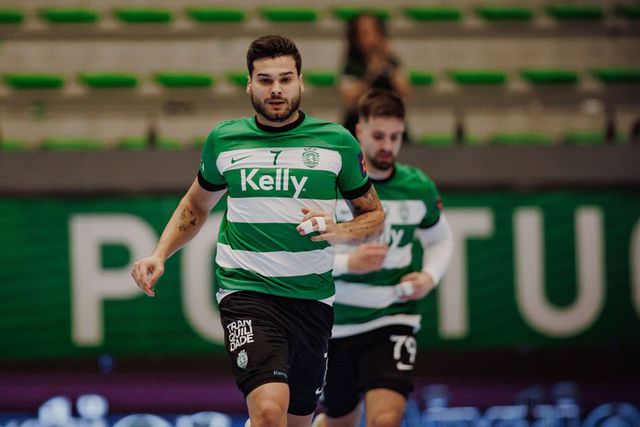 Sporting vence no Restelo e regressa à liderança do campeonato