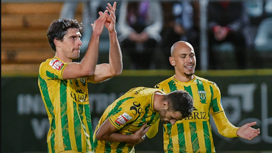 Liga 2: Tondela vence dérbi beirão e sobe ao 3.º lugar