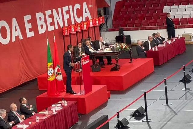 Rui Costa: a demissão «tardia» de Schmidt e a decisão em «breve» sobre expulsão de Vieira