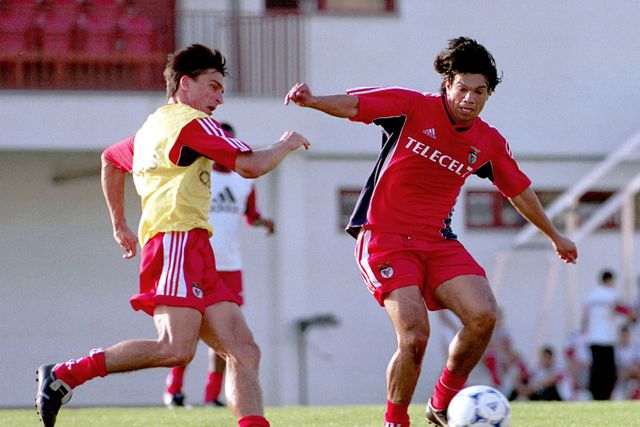 Ex-Arsenal, que fez testes no Benfica, morre a jogar futsal com amigos