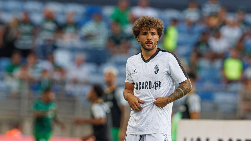 Farense: Tozé Marreco sabe rentabilizar Rafael Barbosa