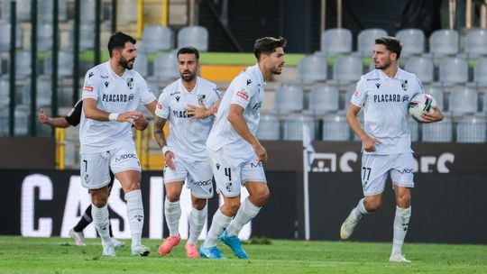 Destaques do Vitória de Guimarães: Varela voou, Kaio quis voar, Handel não deixou equipa cair