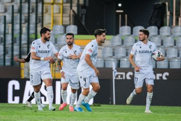 Destaques do Vitória de Guimarães: Varela voou, Kaio quis voar, Handel não deixou equipa cair