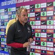 Hansi Flick após primeira derrota do Barcelona: «Só tenho três médios»