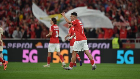 Benfica: «Jogar aqui e marcar é incrível!»