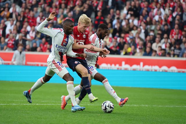 Lyon, de Paulo Fonseca, vence no regresso a Lille