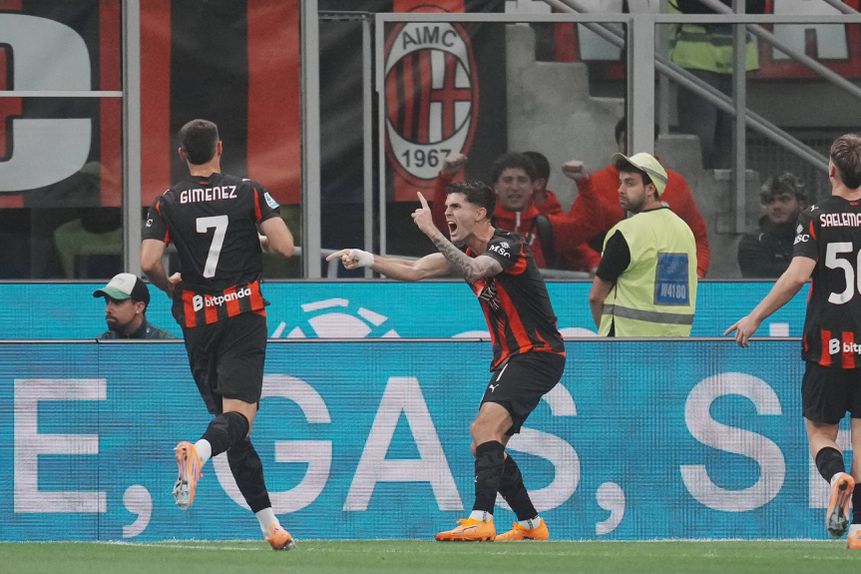 Christian Pulisic festeja golo ao Nápoles