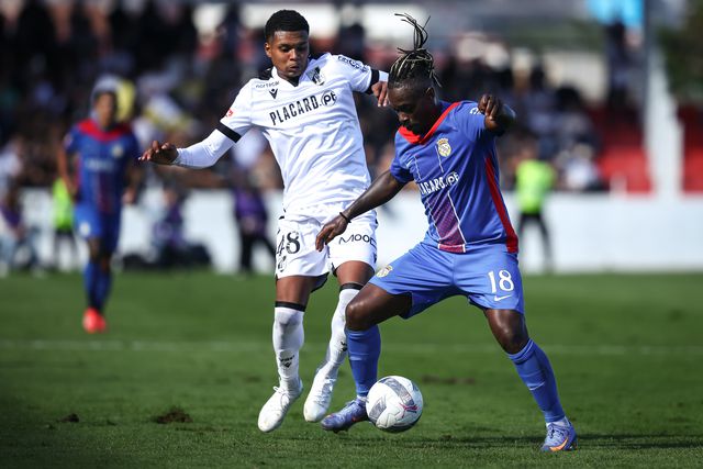 Alverca-V. Guimarães: hino à resistência dá vitória