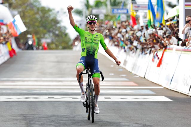 Tadej Pogacar imparável: bicampeão mundial