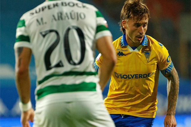 Estoril: Sánchez aguarda exame e fica em dúvida