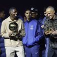 Dembélé mostrou Bola de Ouro aos adeptos do PSG