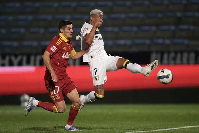 Minhotos estão por cima, mas ainda não conseguiram chegar ao golo - Foto: Manuel Fernando Araújo/LUSA