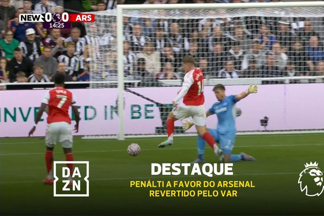 O polémico penálti sobre Gyokeres que o VAR cancelou