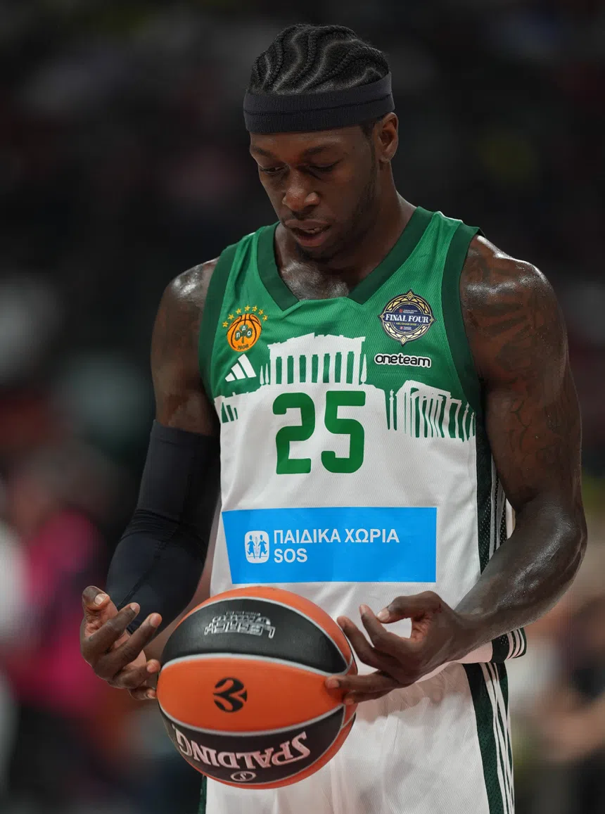 Nunn calça a inspiração de LeBron!