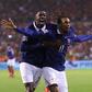 Dembelé celebra efusivamente com Olise, autor do golo que decidiu o jogo - Foto: IMAGO