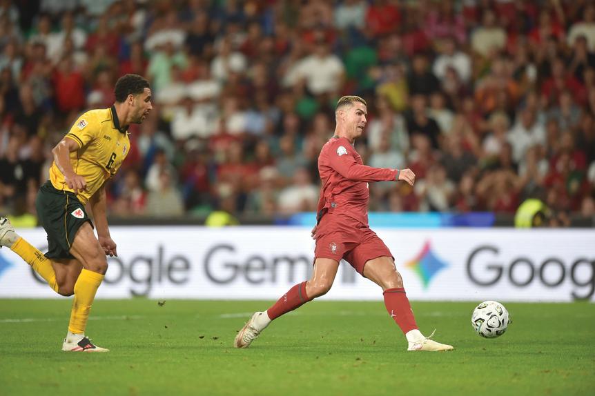 Cristiano Ronaldo marcou com Gales mas não valeu... Foto Miguel Nunes