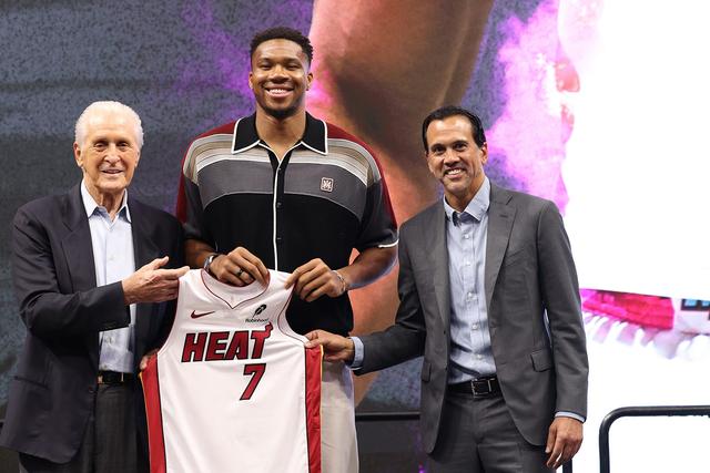 Antetokounmpo vai usar o número 7 em Miami