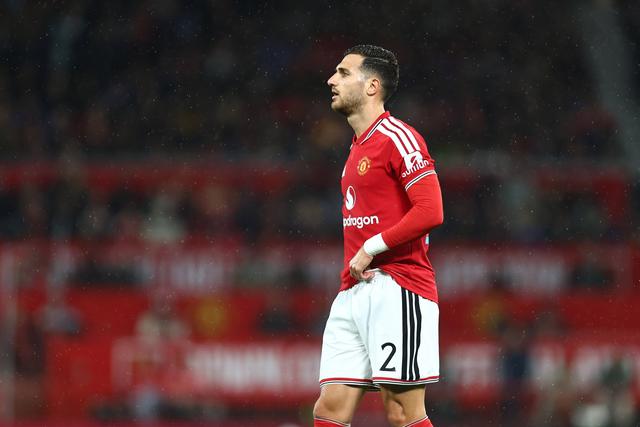 Diogo Dalot recebe 5,8 milhões de euros fixos por ano no Manchester United e é o 20.º mais bem pago no plantel - Foto: Imago