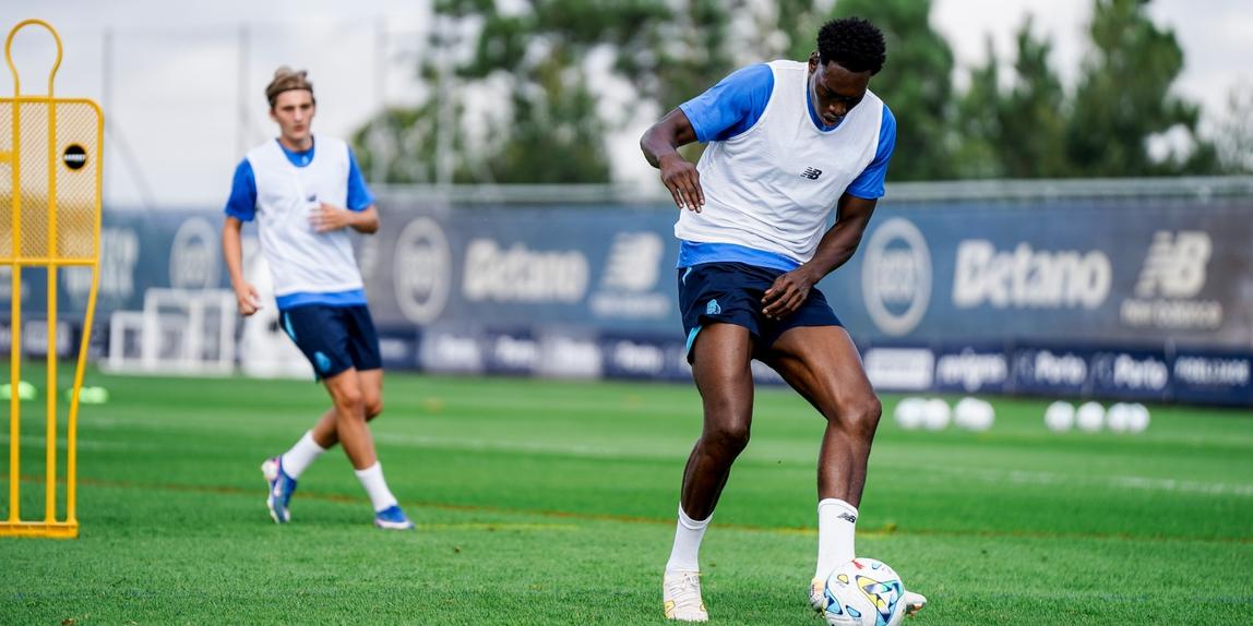 Samu em ação no treino portista no Olival - Foto: FC Porto