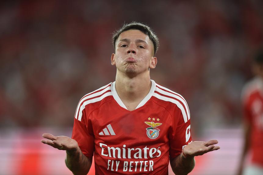 Gianluca Prestianni, 20 anos, tem contrato com o Benfica até 2029 e cláusula de rescisão de €100 milhões — Foto: Miguel Nunes