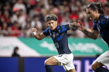 Maxi Araújo e Darwin Núñez em ação - Foto: Associação Uruguaia de Futebol