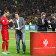 Os nossos filhos competem no mercado global sem complexo de inferioridade, como a camisola 7 da Seleção já lhes tinha ensinado com Figo e Ronaldo — Foto: IMAGO