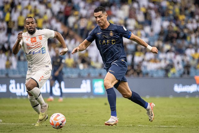 Depois de jogar pelo Al-Nassr, Ronaldo junta-se à festa das estrelas do boxe