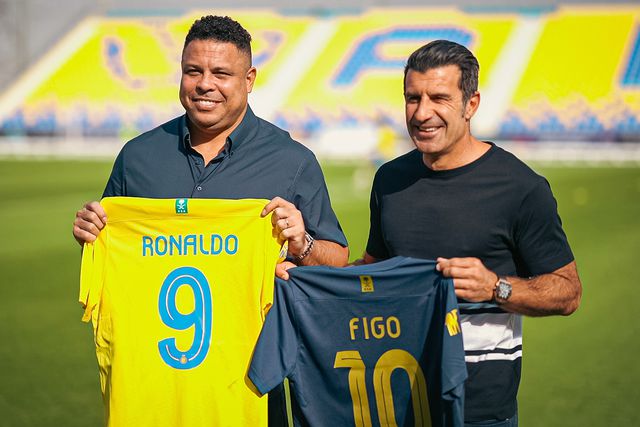 Um 'outro' Ronaldo e Figo visitam o Al Nassr